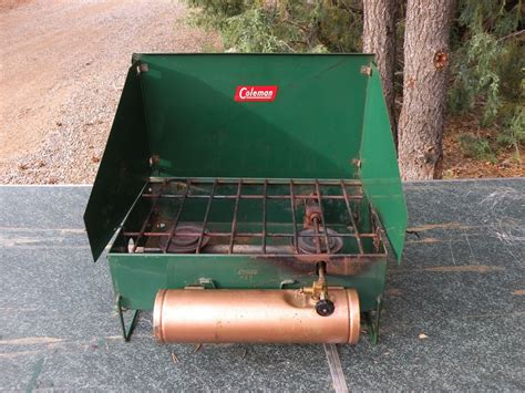 coleman stove dating